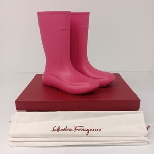 Salvatore Ferragamo Women's Gancini Detail Pink Rain Boots - Size 9